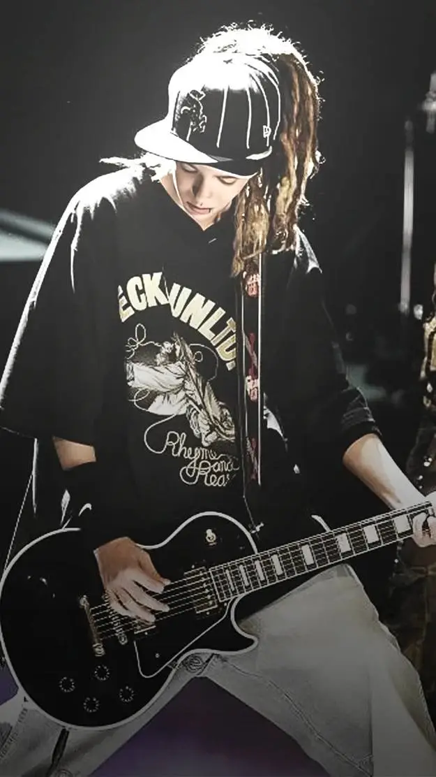 ai character: Tom Kaulitz>3 background