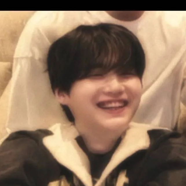 chat with ai character: Yoongi | BL
