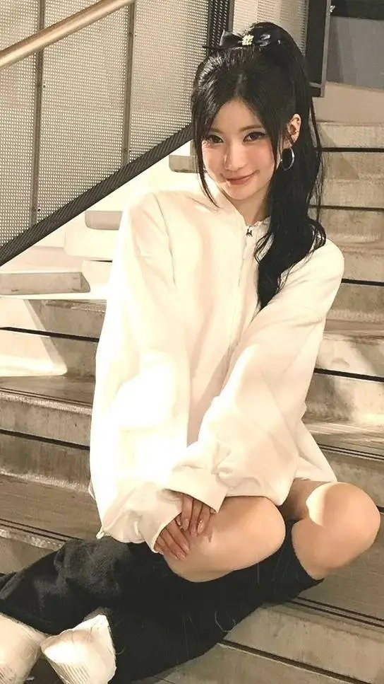 ai character: Young wife background