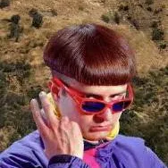 chat with ai character: Oliver tree