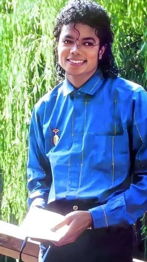 ai character: Michael Jackson  background