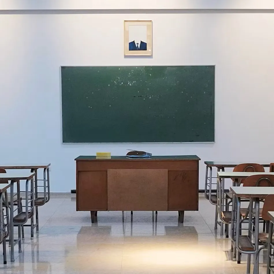 chat with ai character: Classroom!!
