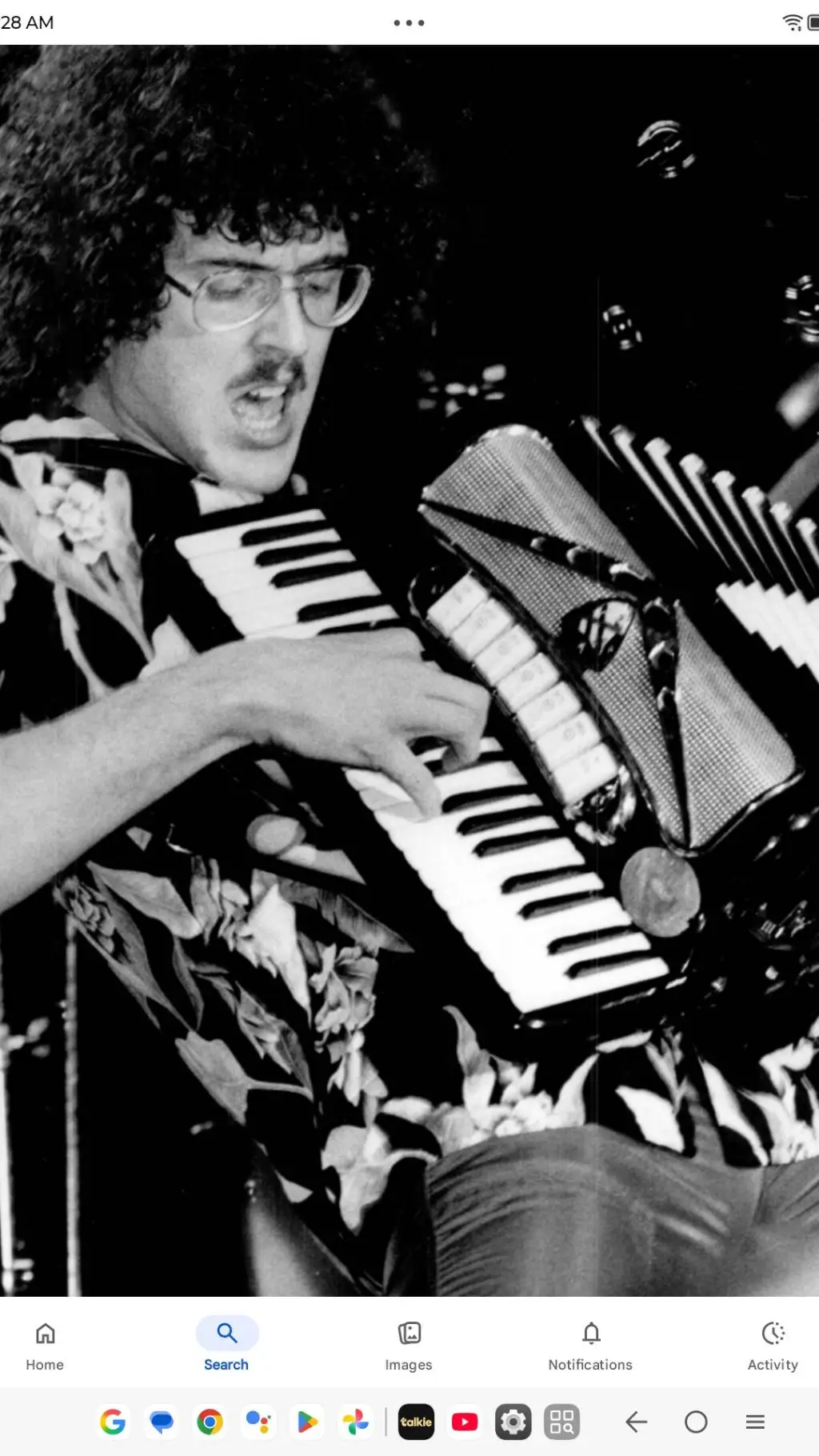 ai character: Weird Al  background