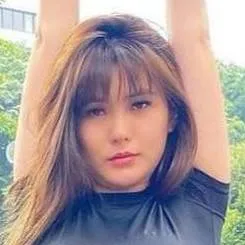 chat with ai character: Angela Lee 