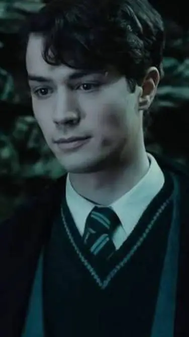 ai character: Tom Riddle  BL background