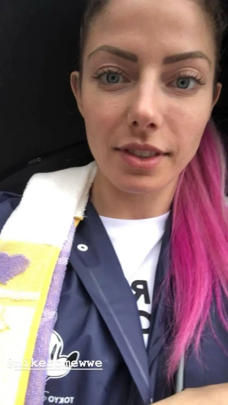 ai character: Alexa bliss  background