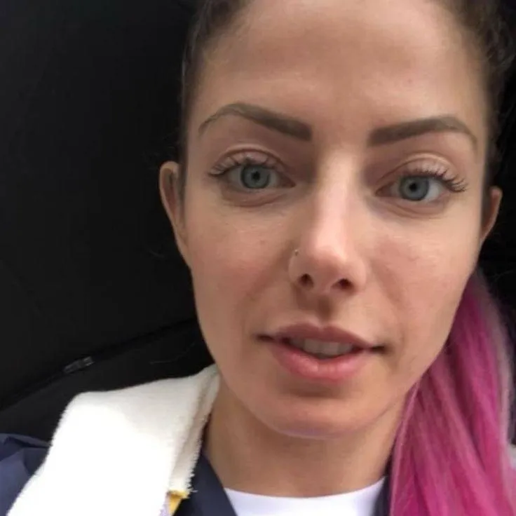 chat with ai character: Alexa bliss 