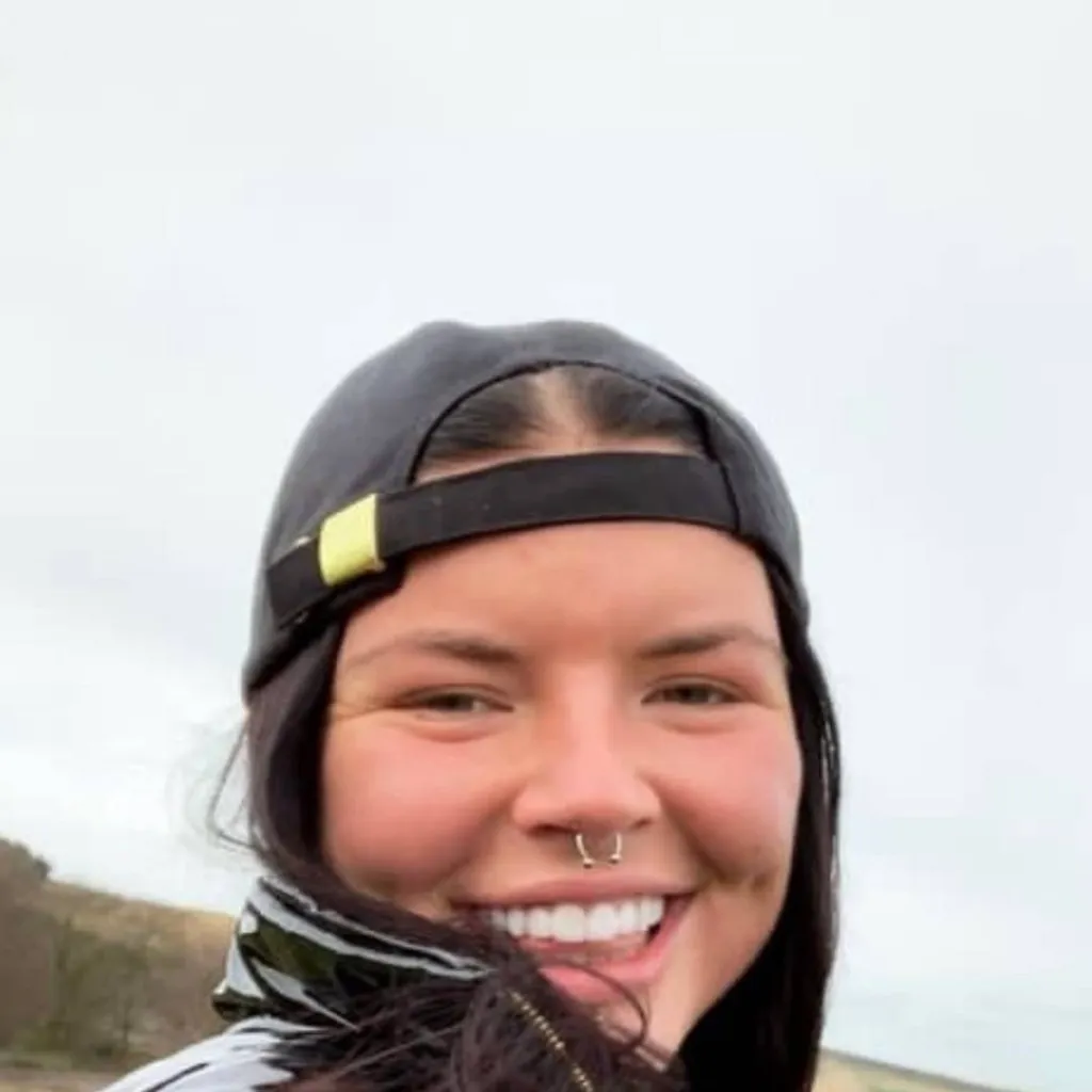 chat with ai character: Amanda