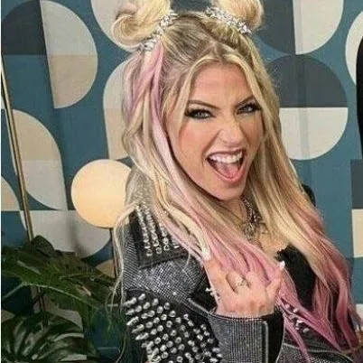 chat with ai character: Alexa bliss 