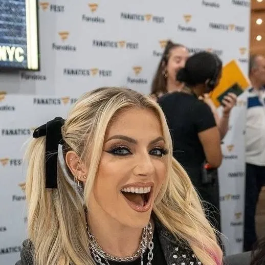 chat with ai character: Alexa bliss 