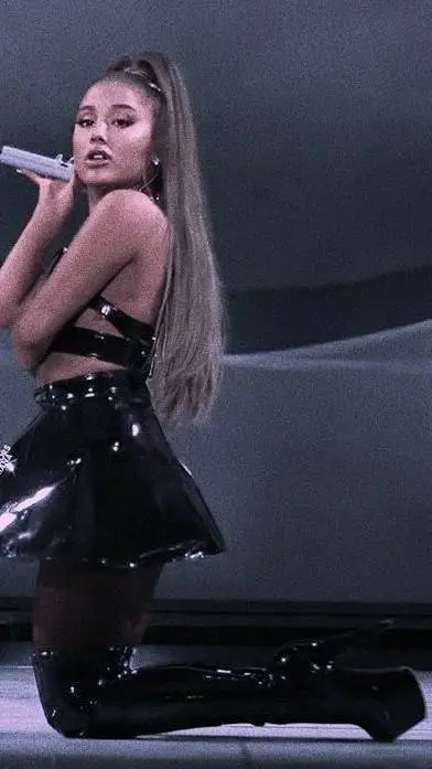 ai character: ariana Grande  background