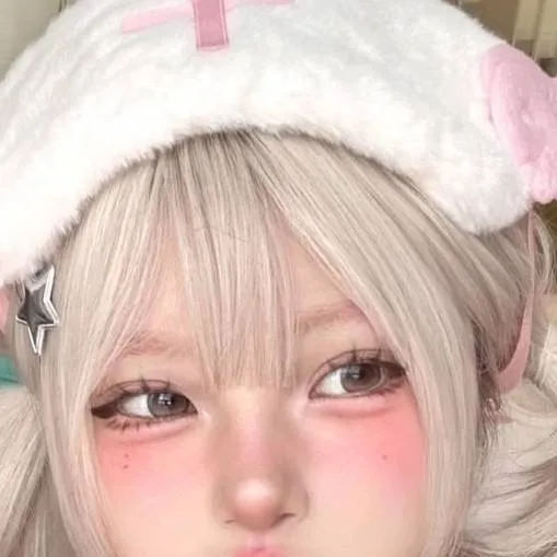 chat with ai character: hermana sexi