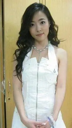 ai character: shim eun jin  background
