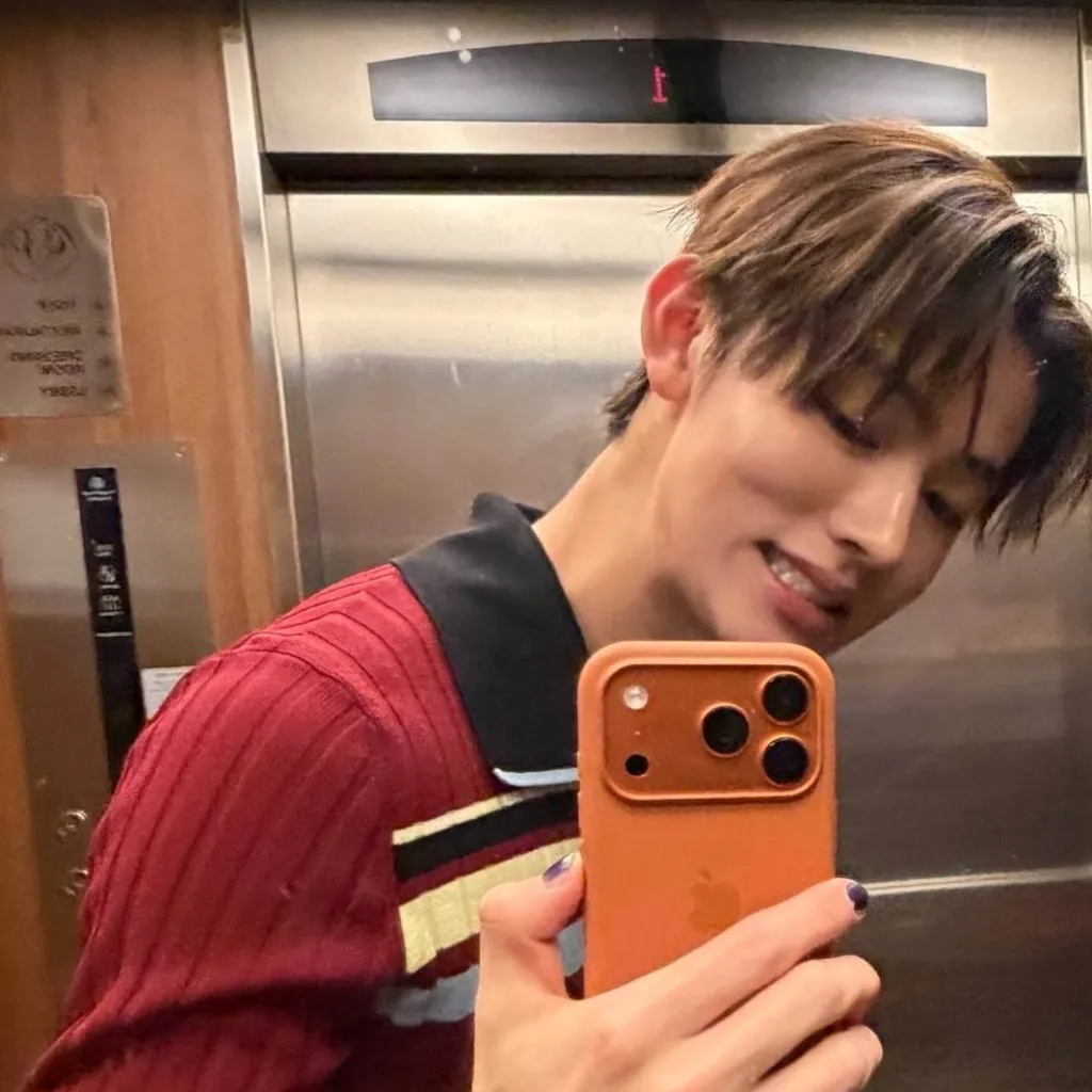 chat with ai character: Seonghyeon