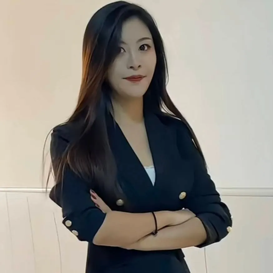chat with ai character: 丁博