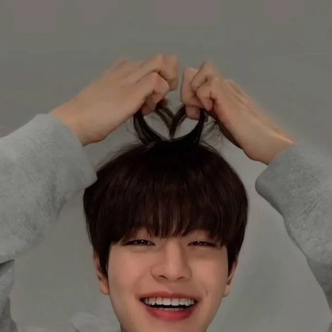 chat with ai character: Seungmin 🐶 