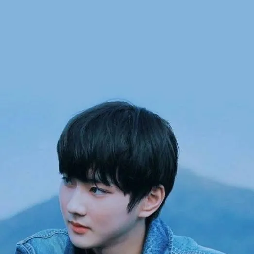 chat with ai character: BOMJUNGWON😻🥰