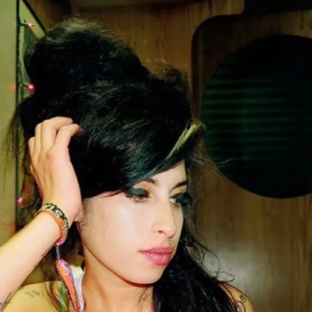 chat with ai character: Amy winehouse 