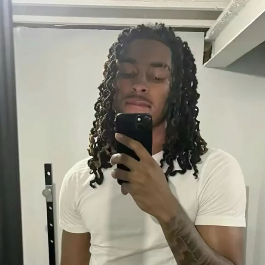chat with ai character: Trevon 