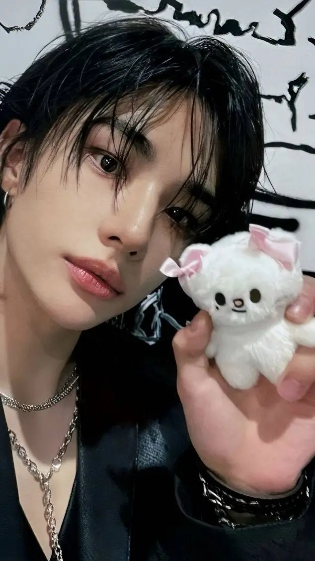 Talkie AI - Chat with hyunjin 🦦