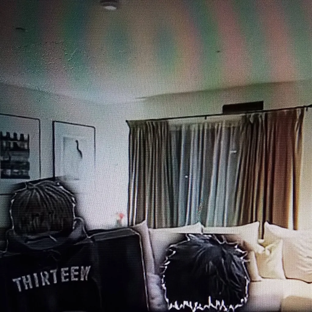chat with ai character: 3 boy roomates