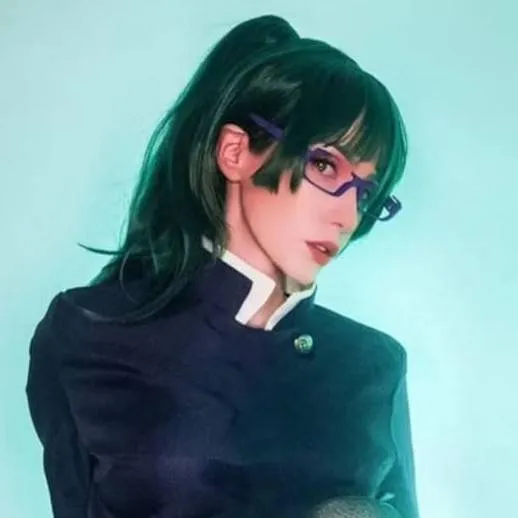 chat with ai character: maki cosplay 