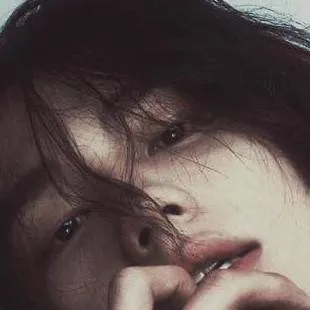 chat with ai character: needy bf hyunjin 