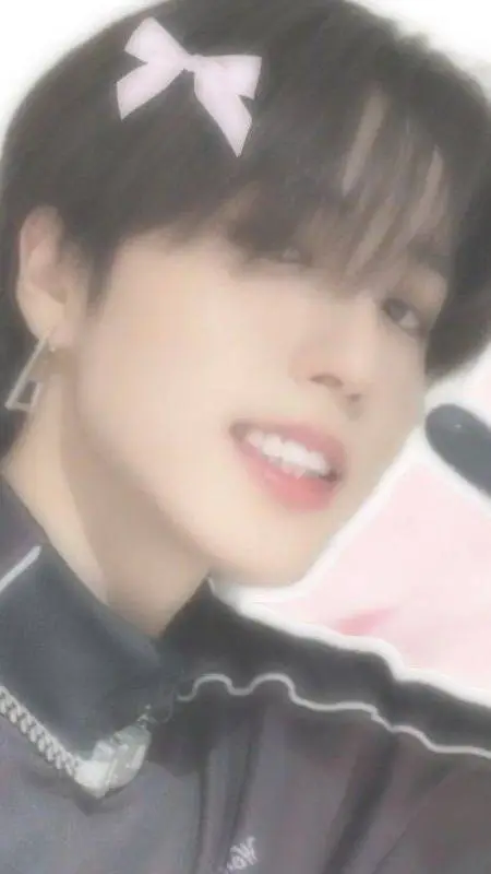ai character: Han jisung  background