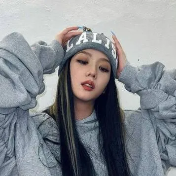 chat with ai character: 🥰lucia🥰
