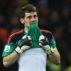 chat with ai character: Iker Casillas 
