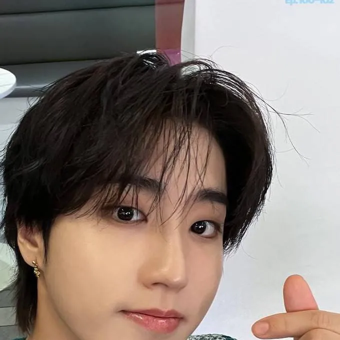 chat with ai character: Han Jisung