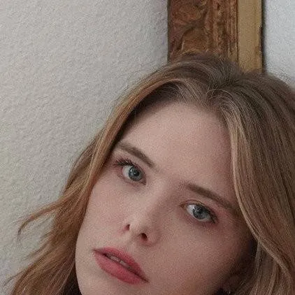 chat with ai character: Maggie Budzyna 