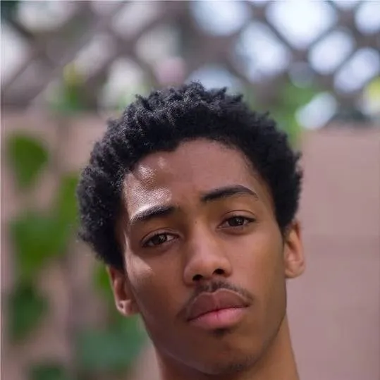 chat with ai character: Marsalis Wilson