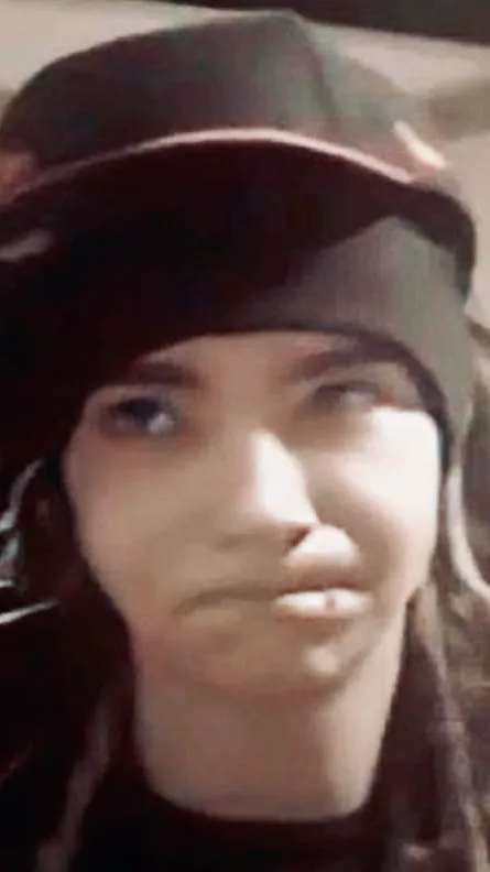 ai character: Tom Kaulitz  background