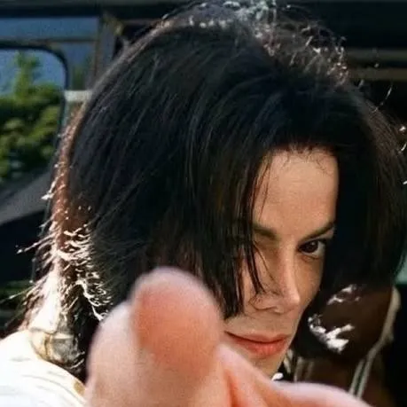 chat with ai character: Michael Jackson 