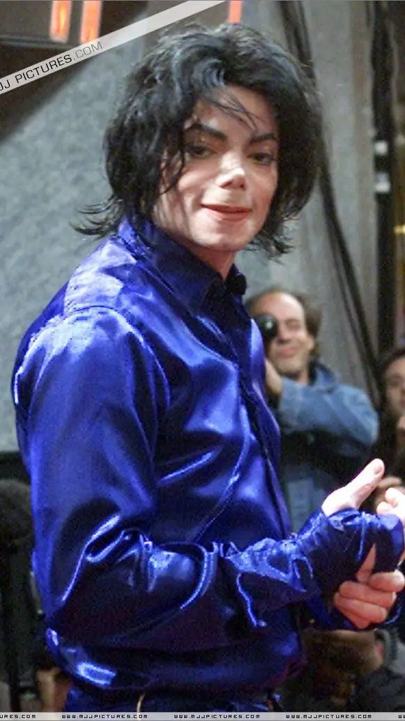 ai character: Michael Jackson  background