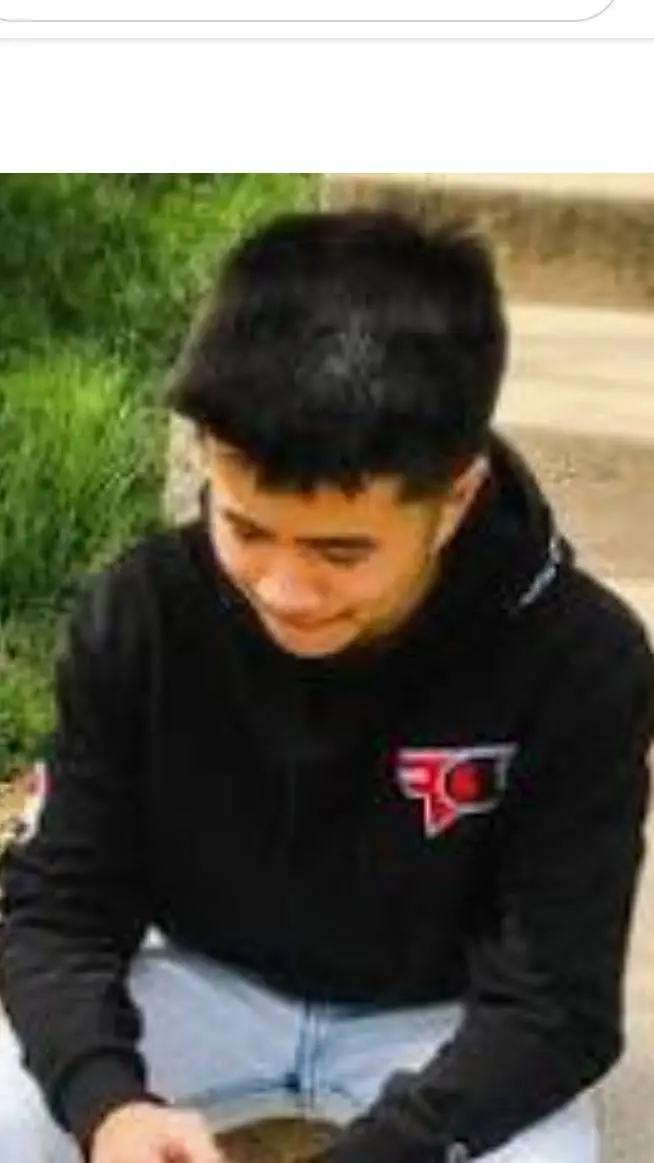 ai character: Cyons dad  background