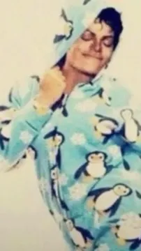 ai character: Michael Jackson  background