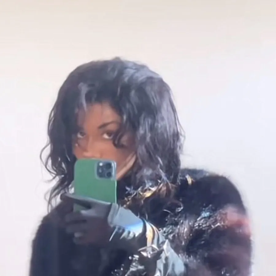 chat with ai character: Versace Jackson
