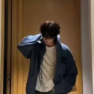 chat with ai character: ~Tae-joon~