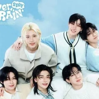 chat with ai character: STRAY KID'S 