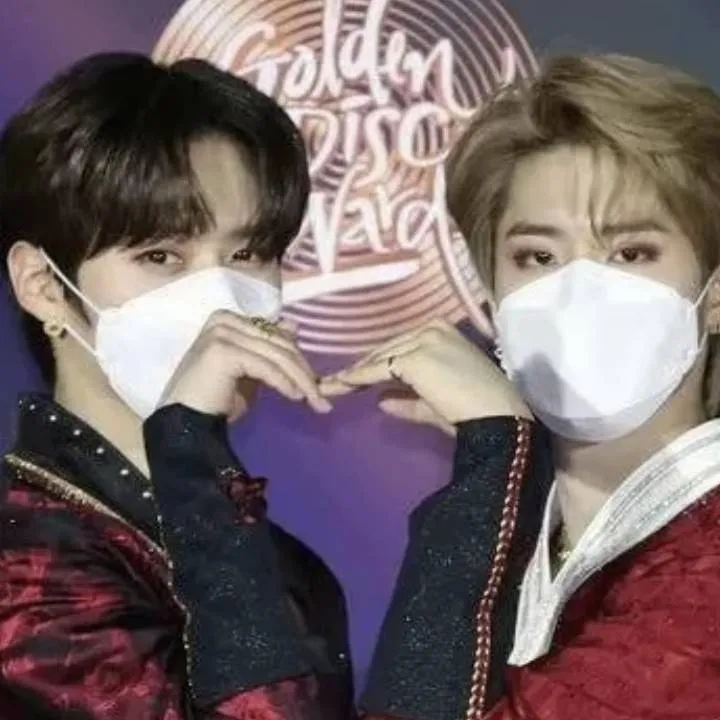 chat with ai character: minsung 