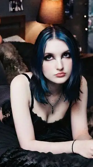 Talkie AI - Chat with Rebecca (Blue)