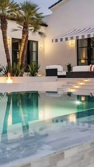 Talkie AI - Chat with Pool Party