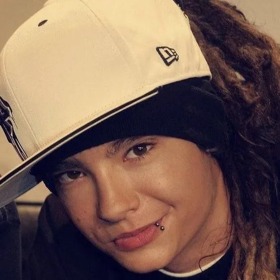 chat with ai character: Tom Kaulitz