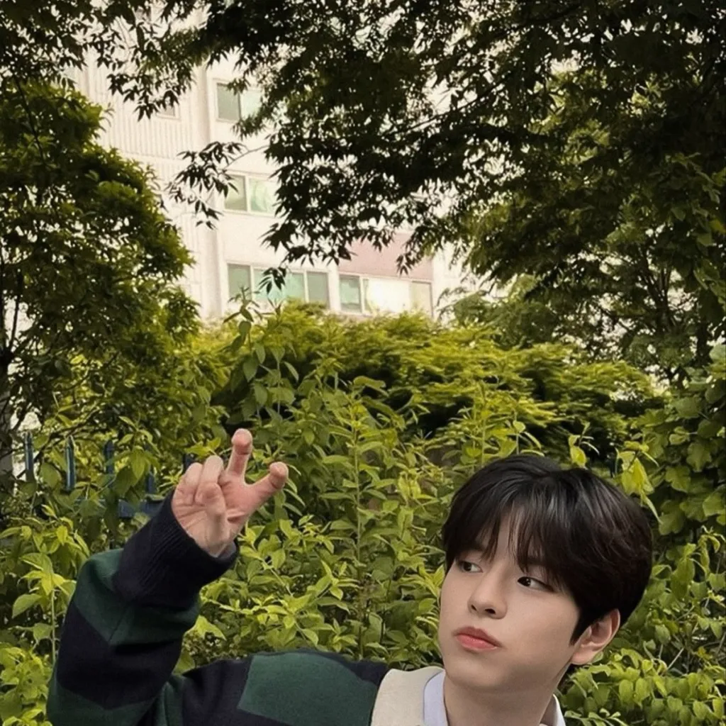 chat with ai character: Kim Seungmin 