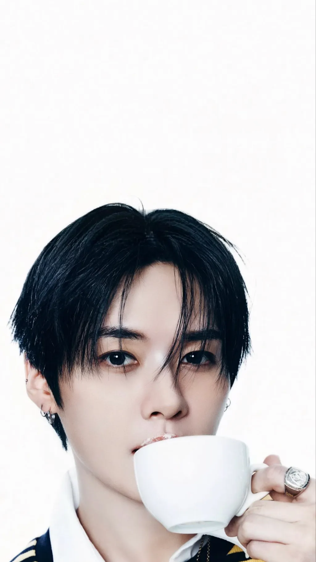ai character: Lee Minho background