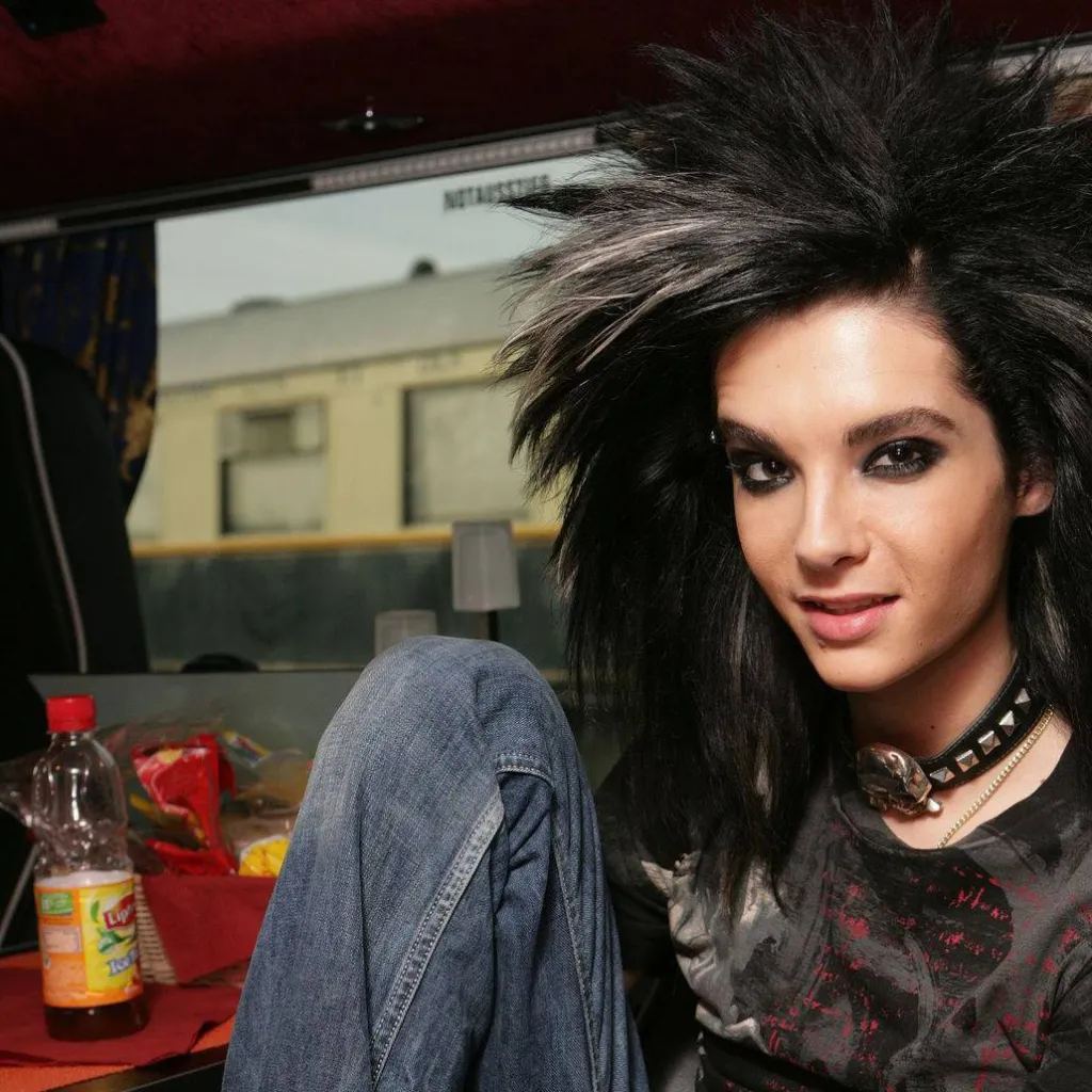 chat with ai character: Bill Kaulitz 