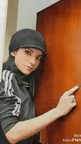 ai character: Bill kaulitz  background