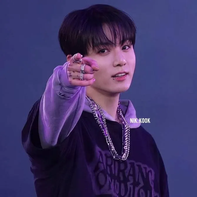 chat with ai character: Jeon Jungkook